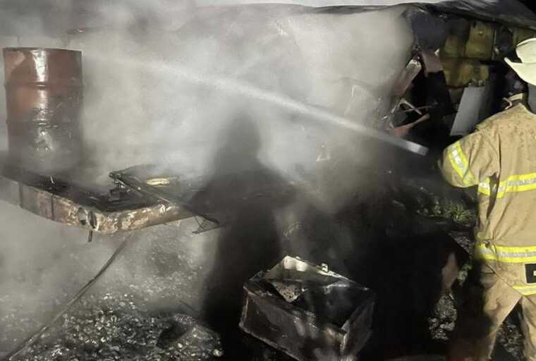 Харків, атака дронів: пошкоджено будівлі, почалася пожежа на складі