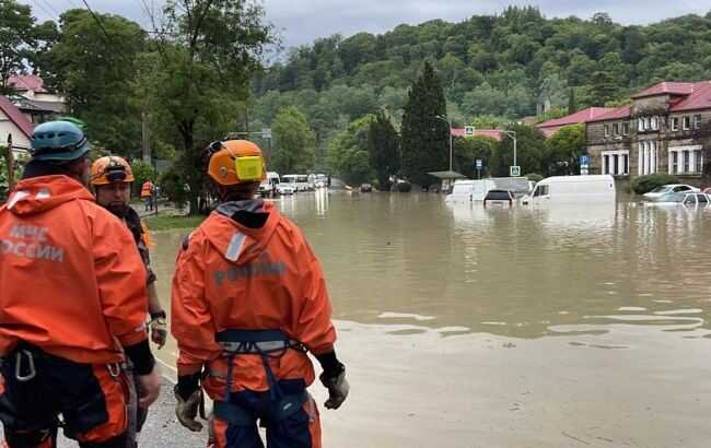 После Владивостока в России затопило дождями и Сочи