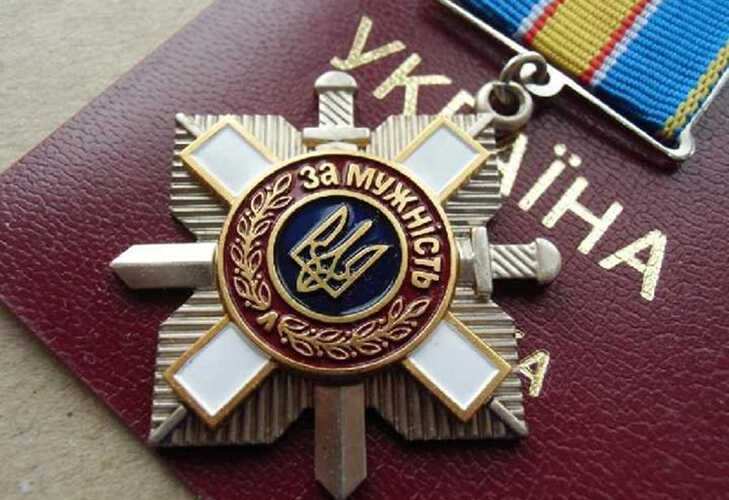 Зеленський нагородив 320 військових орденами та медалями, 128 з них – посмертно