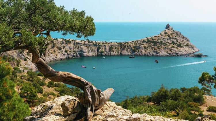 В окупованому Криму знову заявили про атаку безпілотників уранці