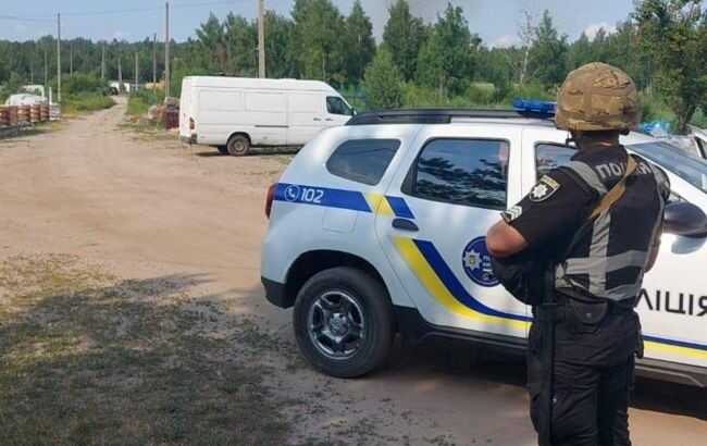 Під Києвом відбувається масова детонація боєприпасів через ракетний удар окупантів