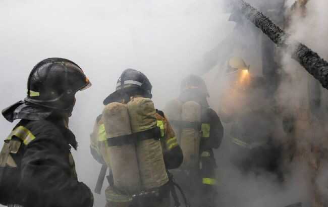 У російському Брянську потужна пожежа: горить військовий шпиталь