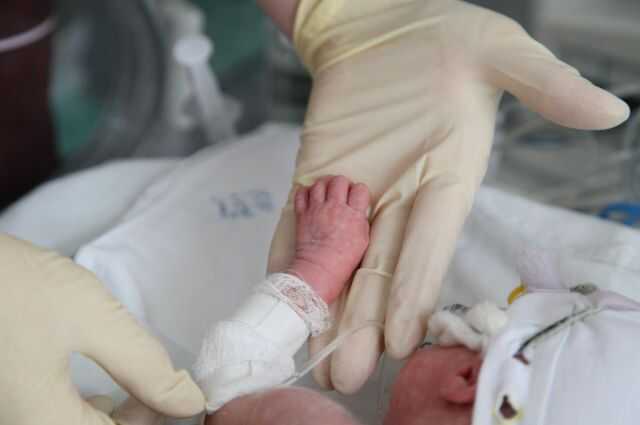 У Харкові акушеру повідомили підозру через смерть дитини