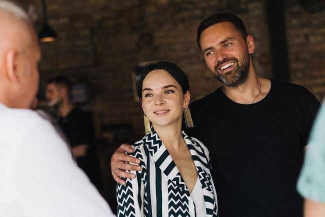 Тимур Мірошниченко показав зворушливе фото з прийомним сином: "Скоро будеш вдома"