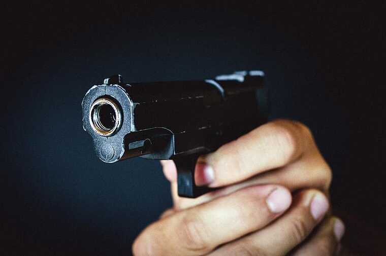 "Сама притулила пістолет до шиї": переселенку з України застрелив власний бойфренд-німець