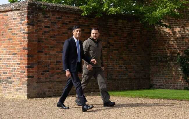 "Уважно стежимо за ситуацією": Сунак обговорить із Зеленським переворот у Росії