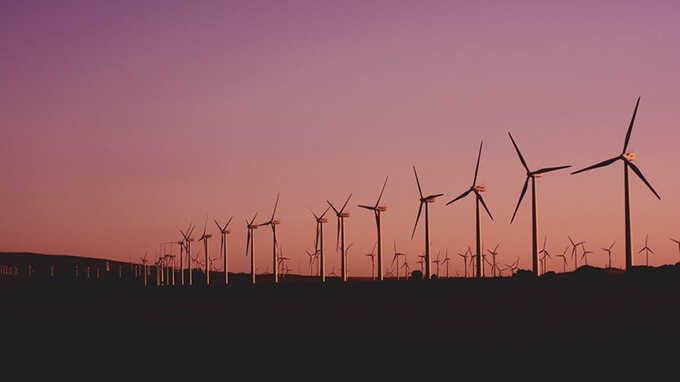 На Херсонщині окупанти почали демонтувати та вивозити вітряки