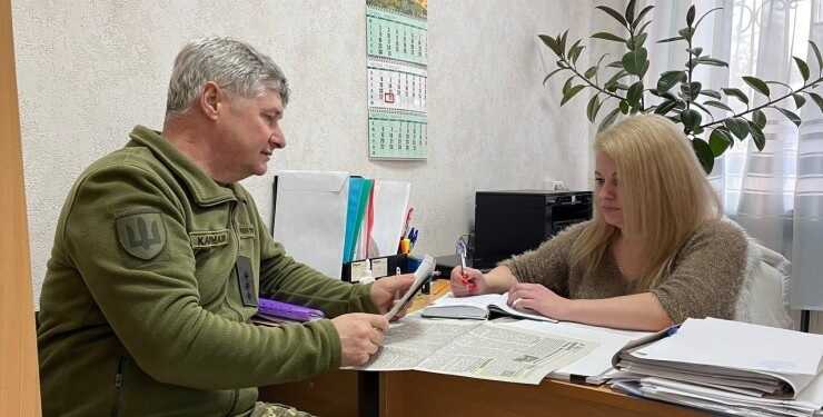 Відслідковуватимуть спосіб життя: поліція та ЗСУ перевірять військкомів на чесність