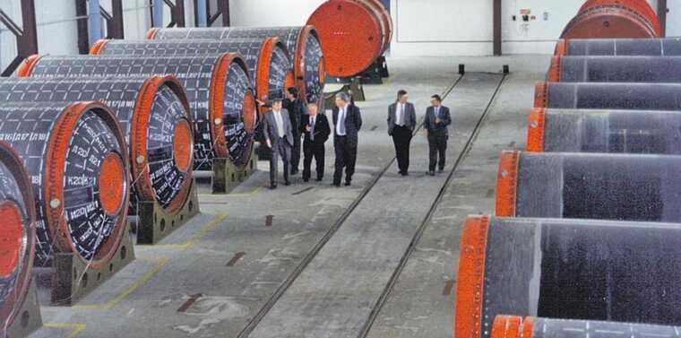 Гендиректор Павлоградського хімзаводу влаштував бізнес-партнерів на підприємство для виїзду за кордон