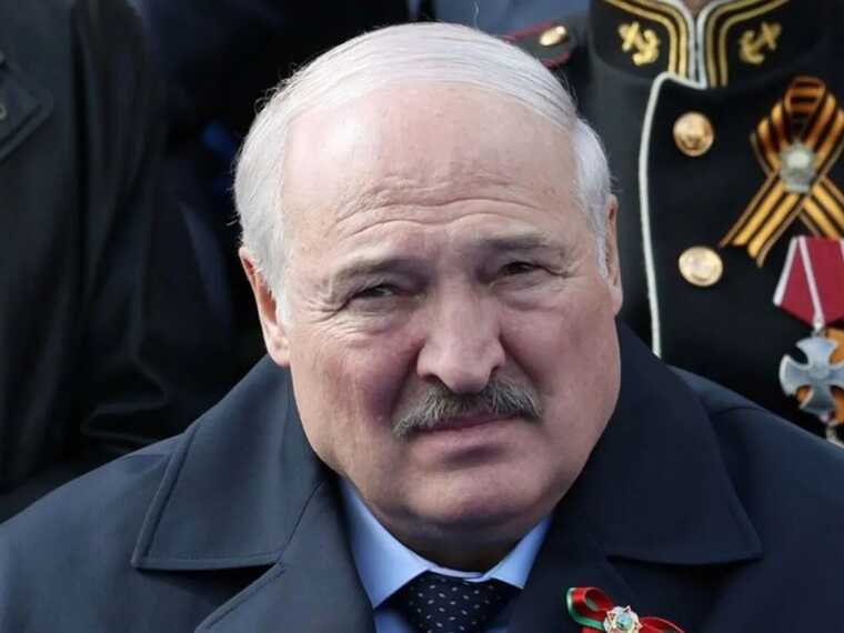 Лукашенко "пригрозил" Западу картами с координатами центров принятия решений