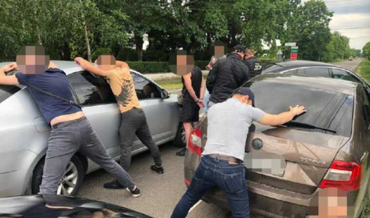 На Закарпатті ДБР заблокувало новий канал переправлення ухилянтів до країн Європи