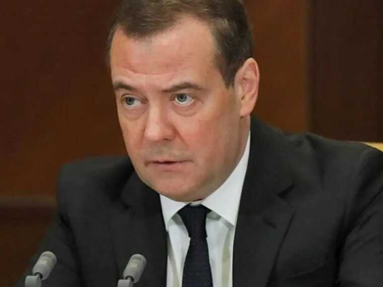 Медведєв видав чергову нісенітницю про "неіснуючу" Україну