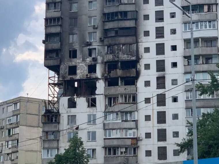 У Києві фахівці почали укріплювати стіни багатоповерхівки, де вибухнув газ