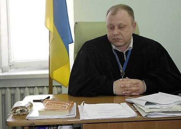 Суддя Ковбаса пішов на пенсію