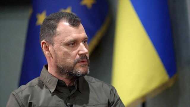 В Шевченковский райсуд в Киеве приехал министр внутренних дел Клименко