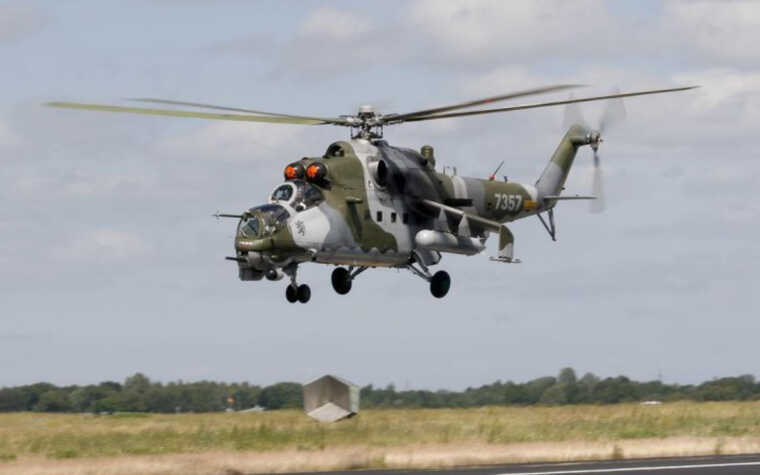 Чехія навчатиме пілотів винищувачів та передає гелікоптери Україні, - прем’єр Фіала