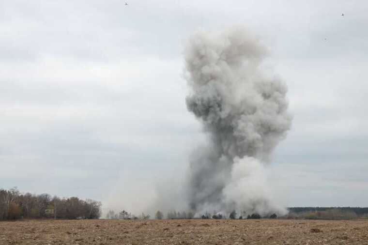 Українські військові 3 ОШБр знищили ворожий танк Т-80 біля Бахмута