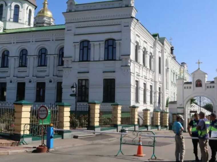 Прихожане УПЦ МП пытались попасть в Киево-Печерскую лавру, несмотря на запрет