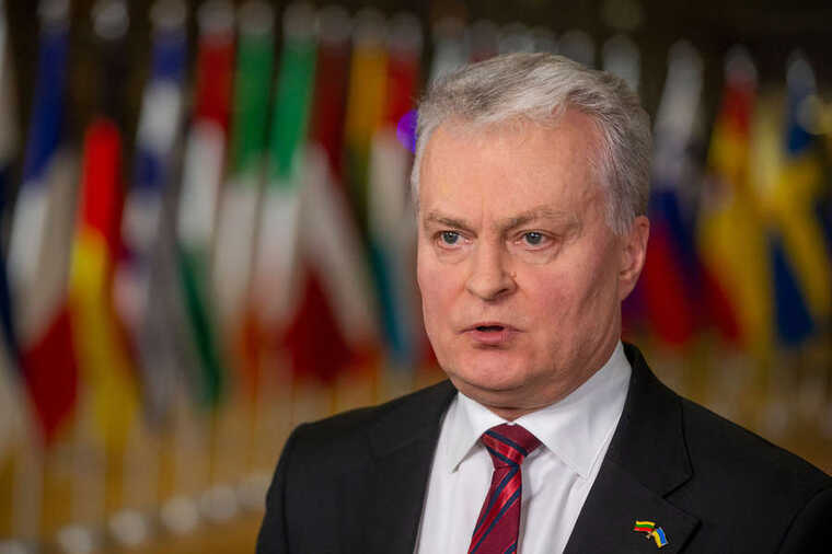Президент Литви закликав НАТО створити постійні військові бази біля кордонів з Росією