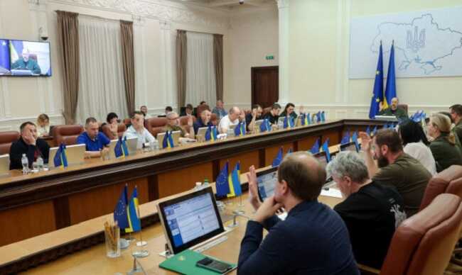 Кабмін виділив понад 140 мільйонів грн на державну допомогу полоненим