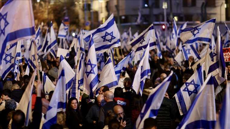 В Израиле массовые протесты: полиция применила водометы против демонстрантов