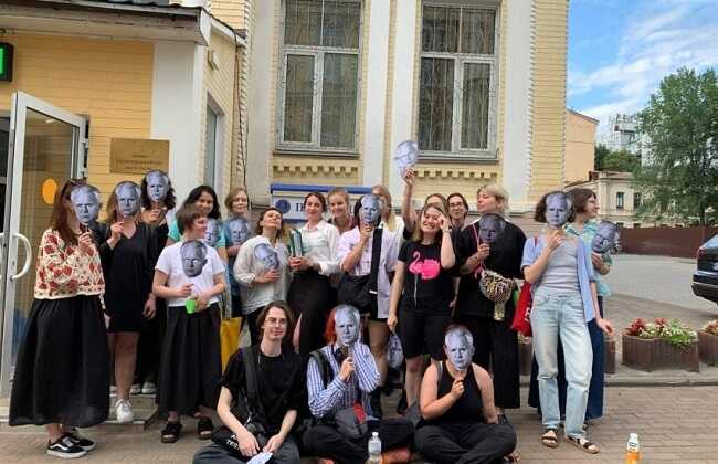 Суд признал незаконным приказ о реорганизации Довженко-Центра