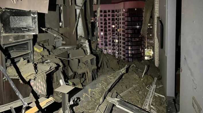 Атака на Киев: в жилом доме обнаружили тело мужчины