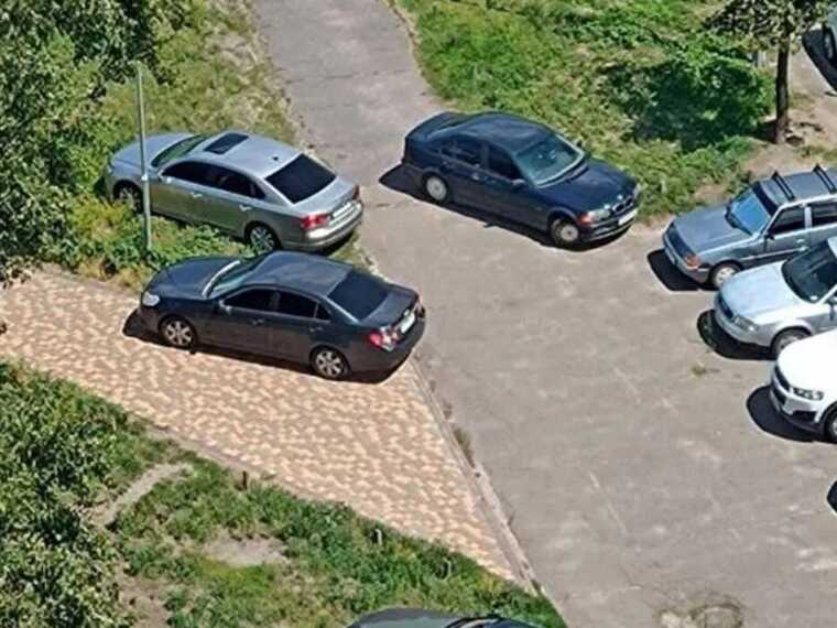 У Києві карма швидко наздогнала "героїв паркування" біля озера Тельбін