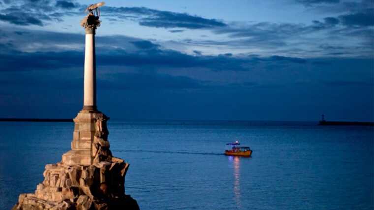 Україна вперше провела комбіновану атаку дронами на Севастополь