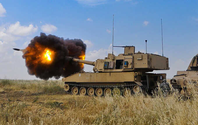 Військові показали бойову роботу техніки НАТО