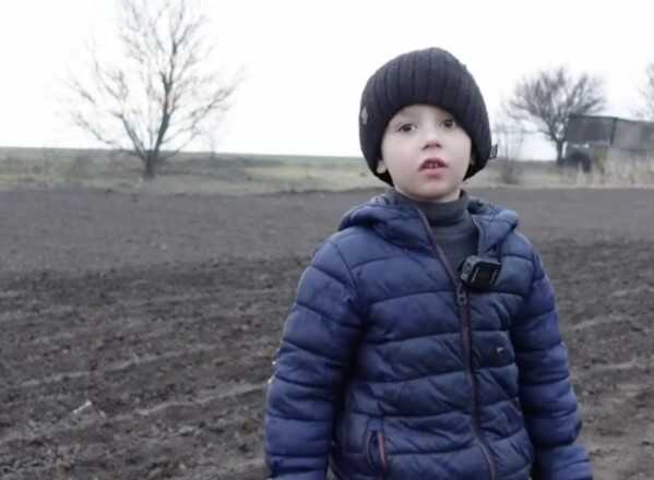 Маленький герой хіта "Скоро вже буде Паска" зворушив військових своїм вчинком