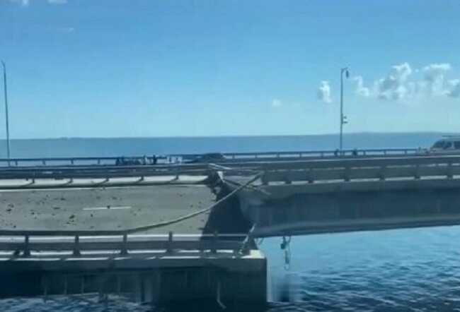 Як виглядає Кримський міст на другий день після вибухів