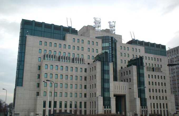 Наша дверь всегда открыта: в МИ6 призывали россиян шпионить в пользу Британии