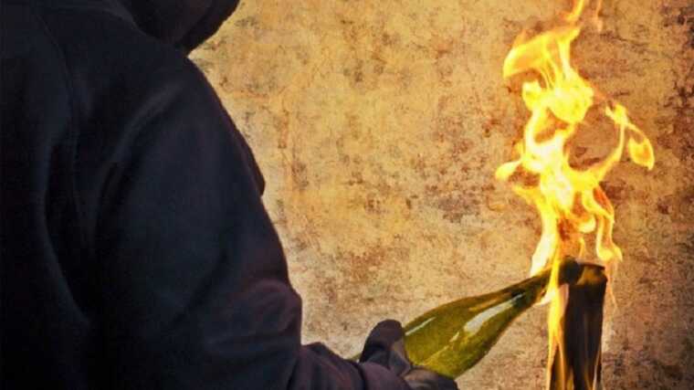 У Новосибірській області невідомий підпалив військкомат: поліція заявила про розшук "диверсанта"