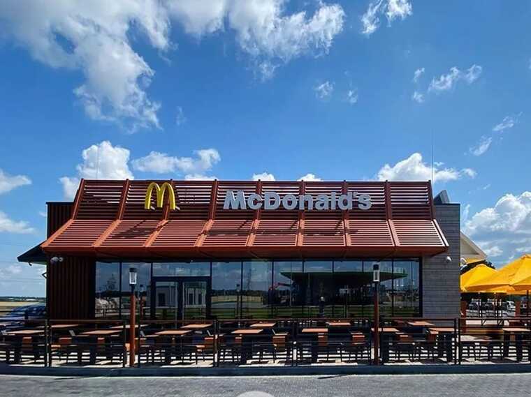 В Украине открылся первый McDonald’s на трассе: он составит конкуренцию сетям АЗС