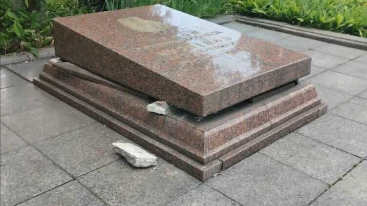 У Львові намагалися викрасти останки радянського розвідника Миколи Кузнєцова