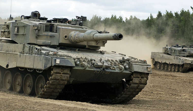 4 Leopard 2A4 и 10 БТР уже отправлены в Украину