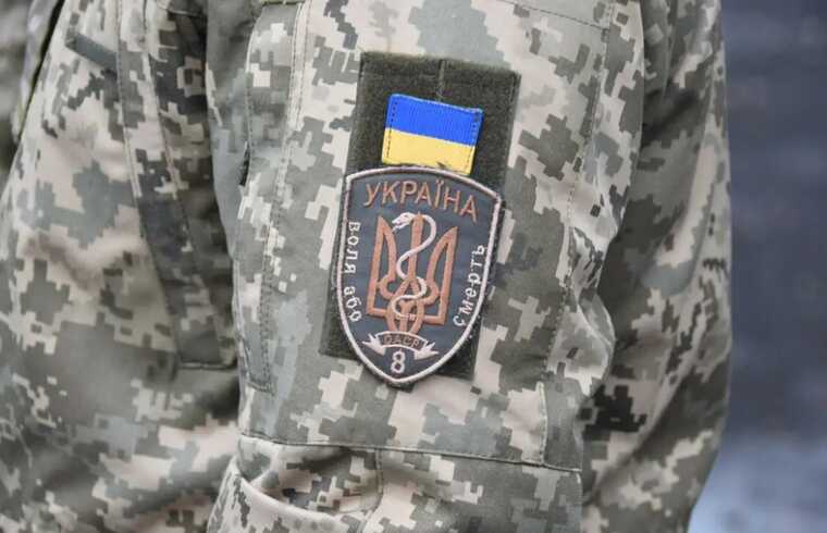 Найбільші волонтерські організації б’ють на сполох через проблеми з медициною в армії