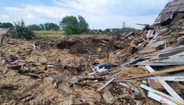 Окупанти обстріляли Куп’янщину, 5 людей постраждали. В Ізюмському районі пошкоджено зерновий склад