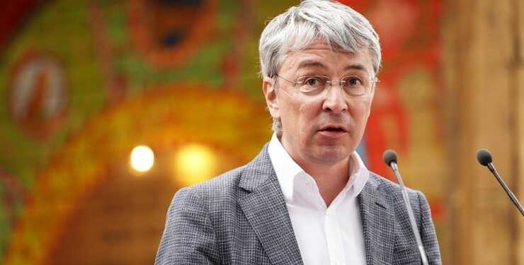 За зачиненими вікнами: ексміністр Ткаченко влаштував прощальну вечірку після відставки, — ЗМІ