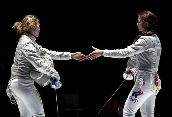 Міжнародна федерація фехтування скасувала обов’язкове рукостискання