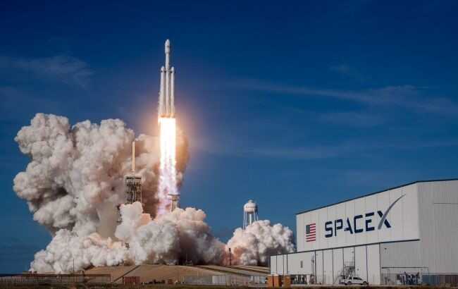 SpaceX відправила в космос найбільший комерційний супутник