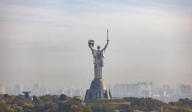 У Києві перейменують монумент "Батьківщина-мати"