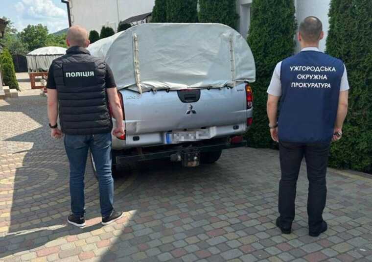У Мукачево керівник громадської організації продавав гуманітарні авто