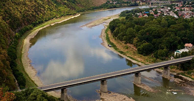 Молдова одобрила строительство моста в Украину через Днестр