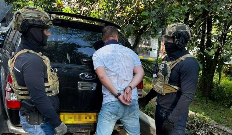 В Киеве будут судить чиновника КГГА, требовавшего от столичных перевозчиков многотысячные взятки