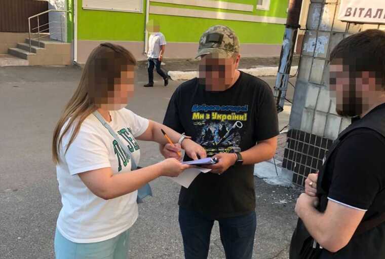 В Киеве экскоммунальщика подозревают в убытках на озеленении Контрактовой площади