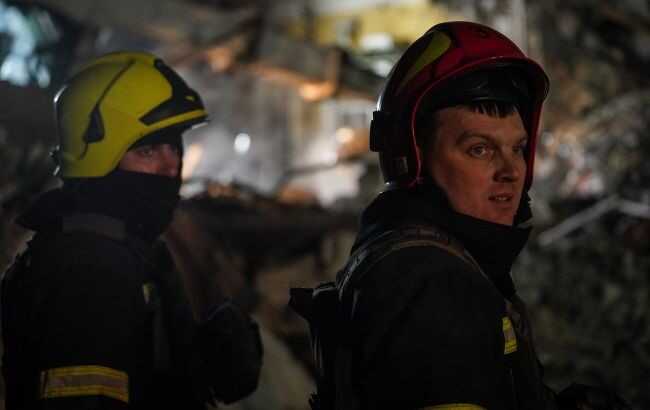 Обстріл Харкова: російський дрон влучив в гуртожиток, виникла пожежа