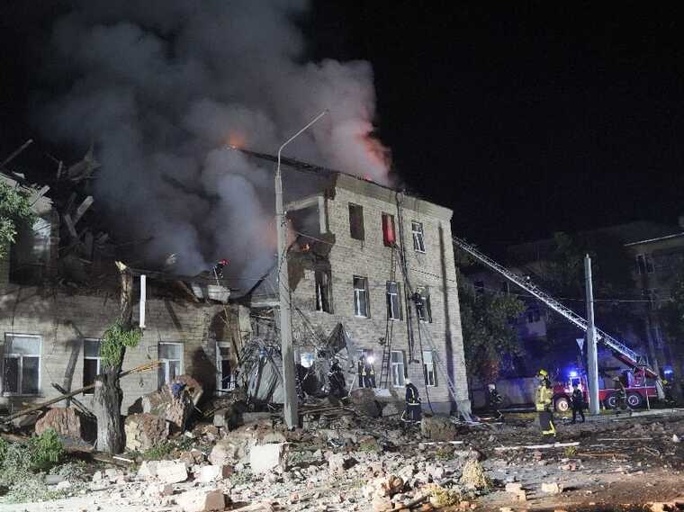 Кадры из Харькова, который этой ночью оккупанты атаковали "Шахедами"