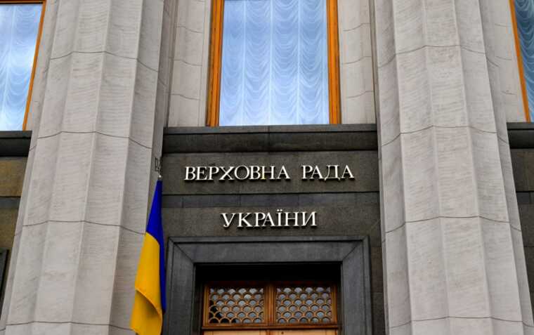 Мальдивские скандалы: нардепам все еще не запретили уезжать за границу